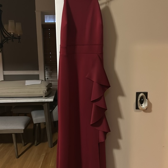 Dark red party dress very beautiful with some ruffles on side medium size. - Picture 3 of 3